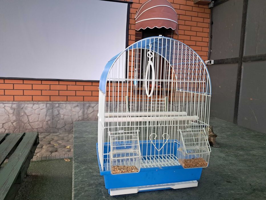 Клетка для попугаев и птиц