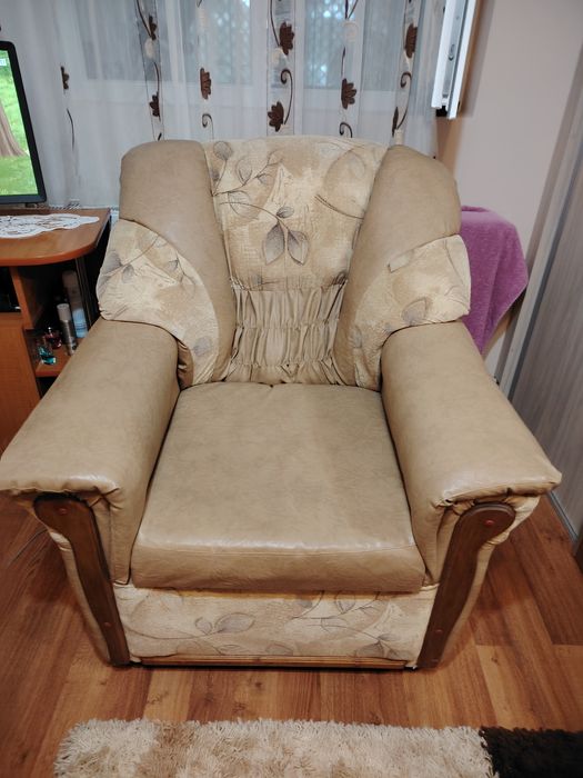 Canapea cu două fotolii