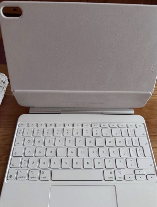 IPad Air M2 (2024) + Magic Keyboard