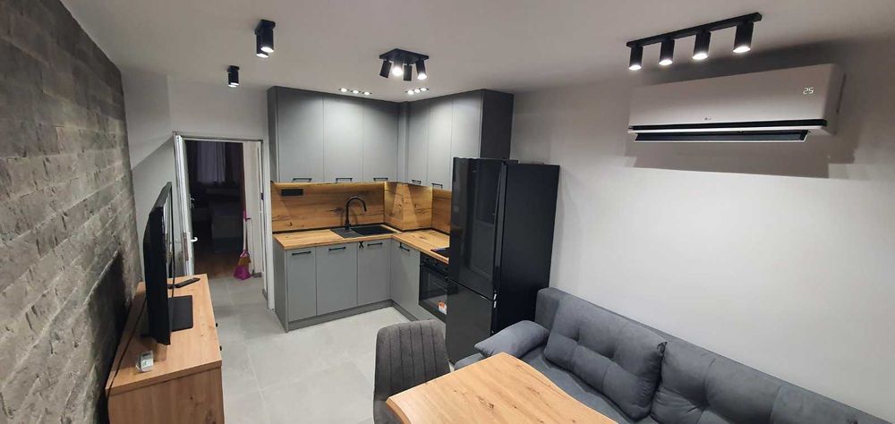 Отдавам под наем 3-стаен апартамент Варна Лятно кино Тракия