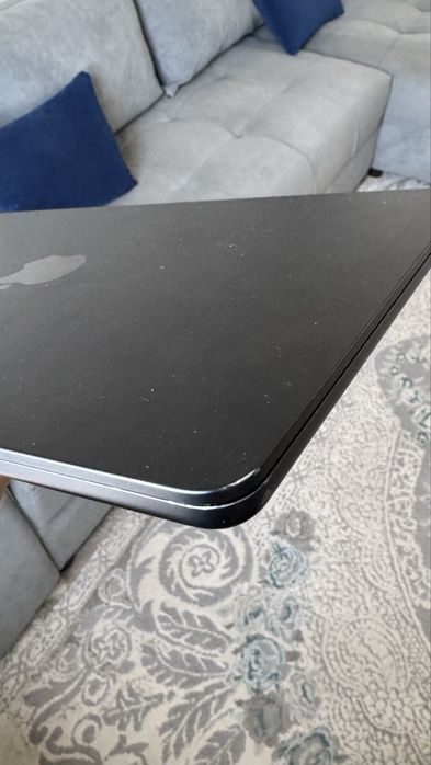 MacBook Air  Чип apple M2  Процесс 8гб