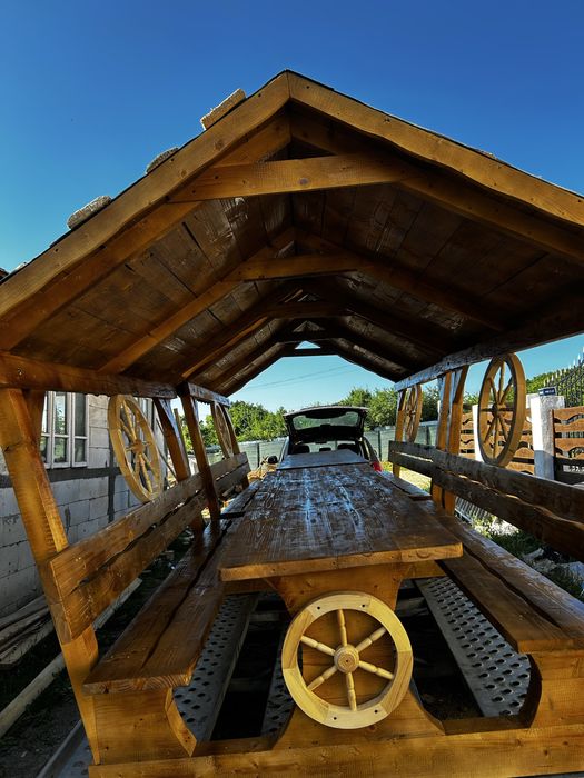 Foișor rustic de gradina