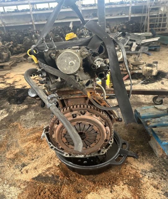 Motor fara anexe Dacia Logan prima generatie (facelift)