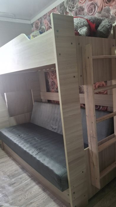 Продается двухярусная кровать