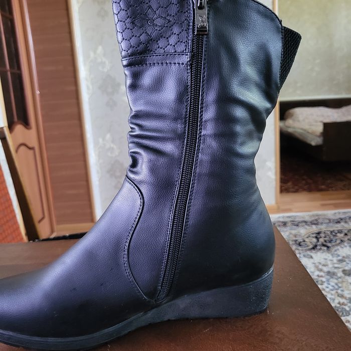 Продам тапочки и сапоги