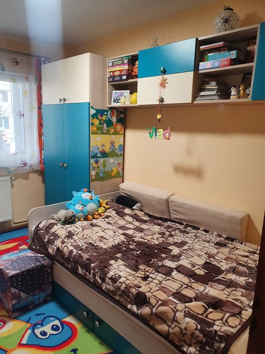 Mobila dormitor copii,  covor, perdele și draperii
