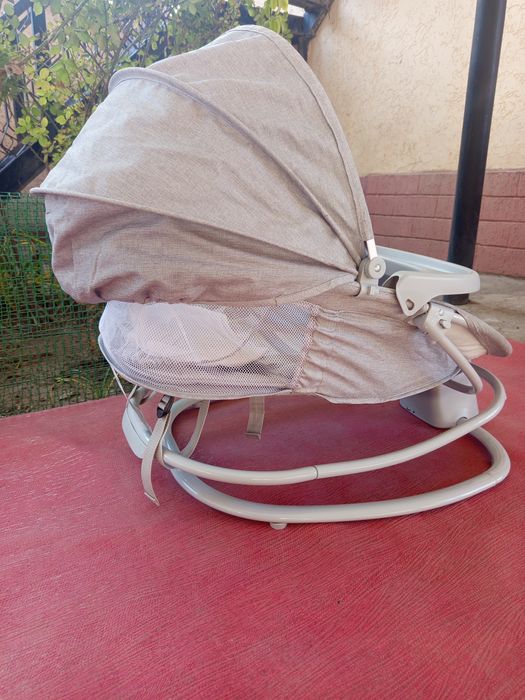 Детский шезлонг срочно .