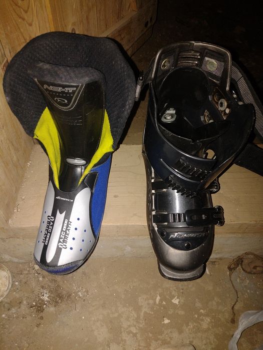 Clăpari Nordica negri