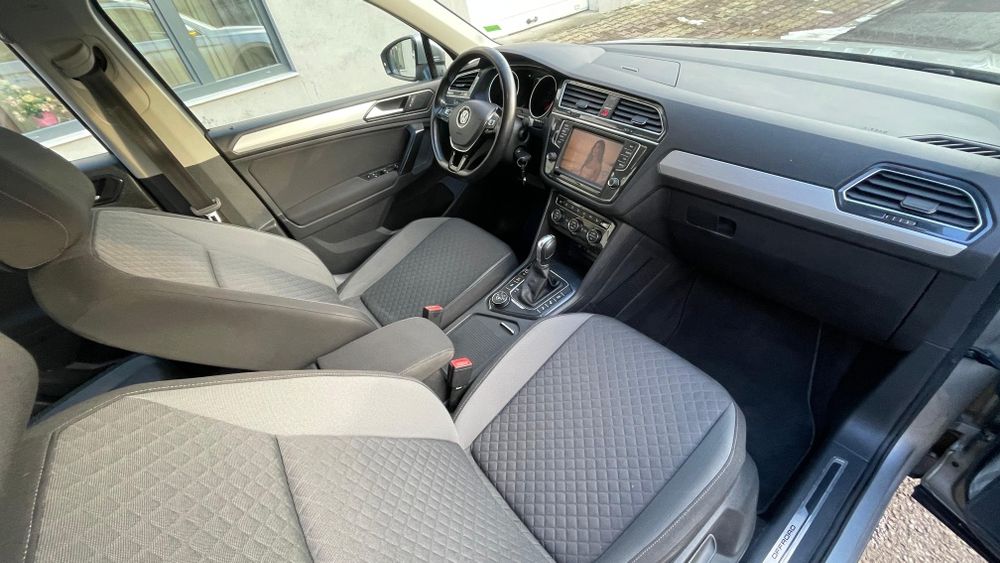 Vand VW TIGUAN R-LINE 2.0TDI 4×4 automat an2017, led,navi distronic la