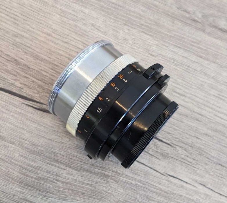 Carl Zeiss ULTRON 50mm F1.8 M42
