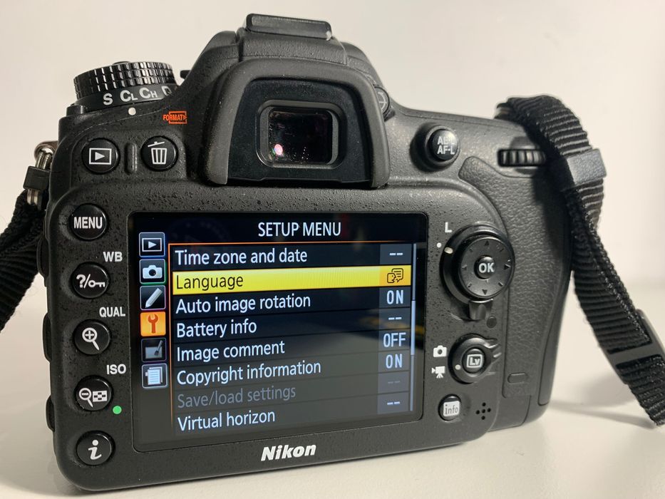 Nikon D7100 + AF-S Nikkor 18-105mm f/3.5-5.6G ED VR