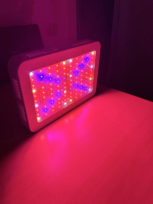 Lumina lampa crestere plante 100 LED UV si IR