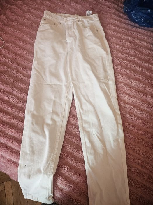 Бели дънки запазени