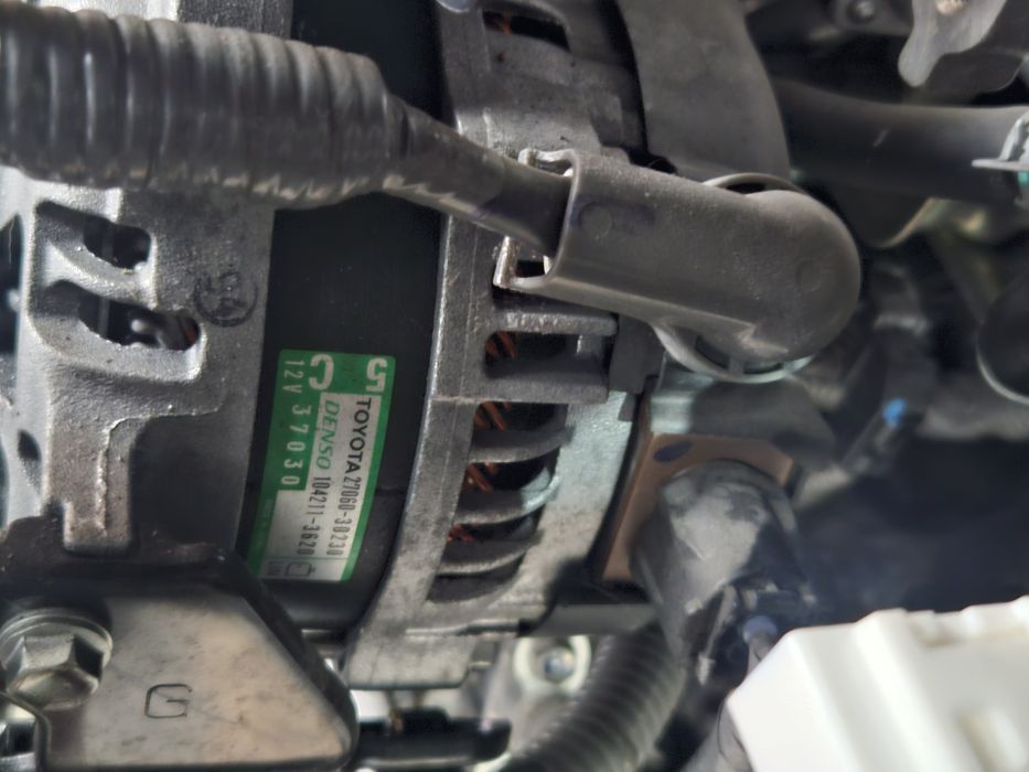 Генератор за Toyota Hilux 2.4d 2.8d 2022г
