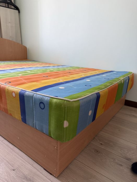 Продаються кровать