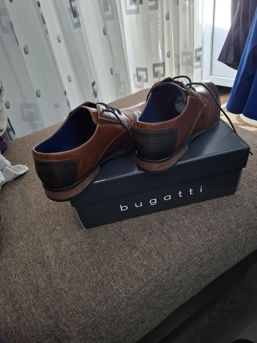 Vând pantofi Piele maro