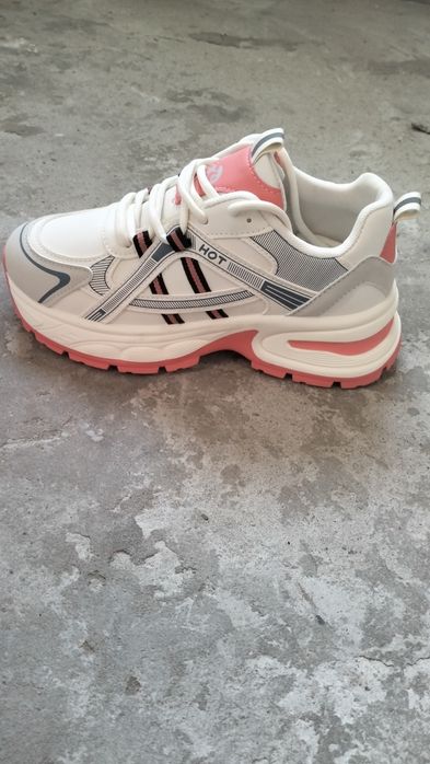 Спортивные кросовки