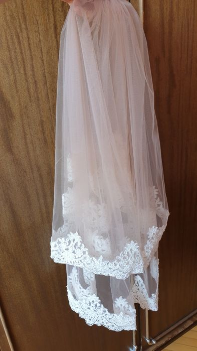 Сватбена рокля и аксесоари