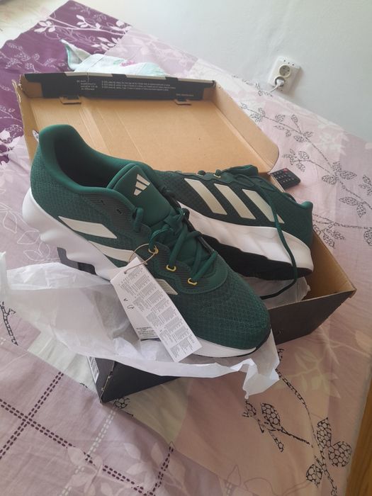 Adidasi model nou 43 noi