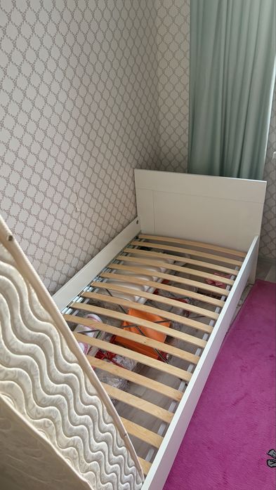 Продам компелкт шкаф, кровать