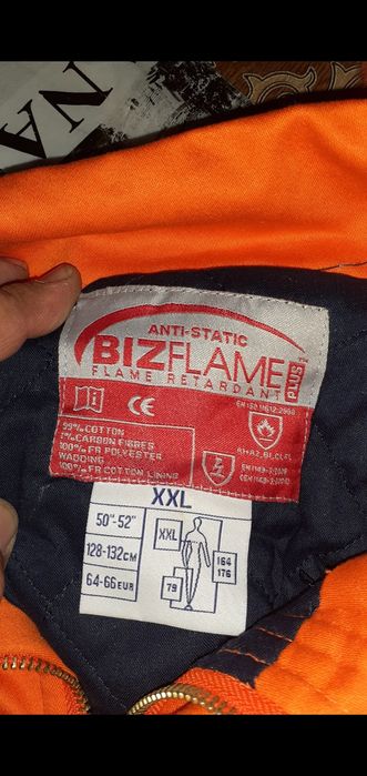 Зимняя спец одежда без капюшона  и с капюшоном очень удобная и тёплая