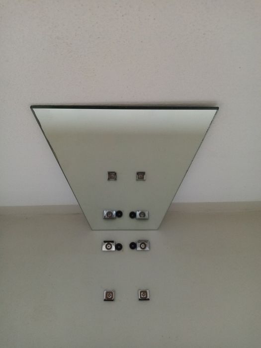 IKEA GODMORGON - Oglinda cu accesorii de montaj. Dim: 20 cm / 60 cm.