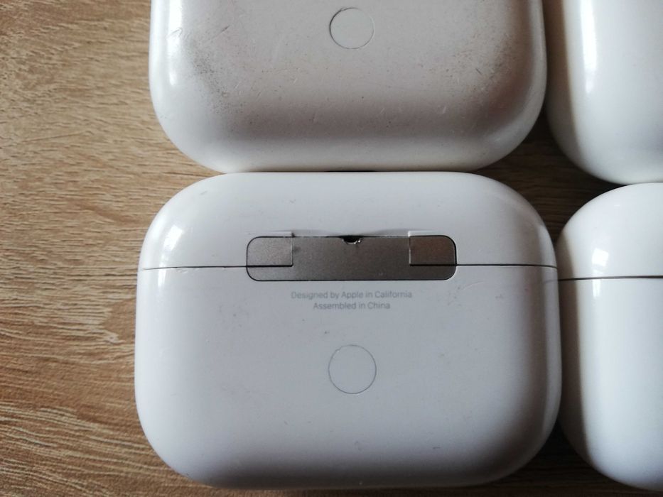 Лот от 4 броя Apple Airpods 3