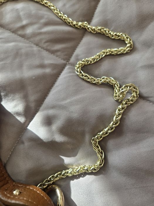 Малка чантичка цвят кафяв