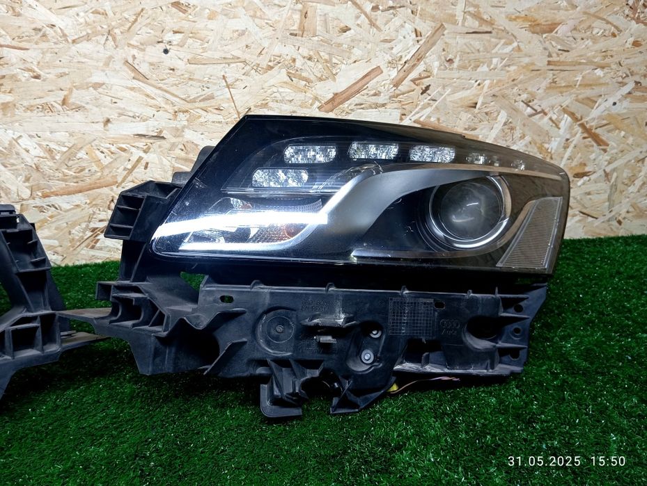 Передние фары Audi Q5