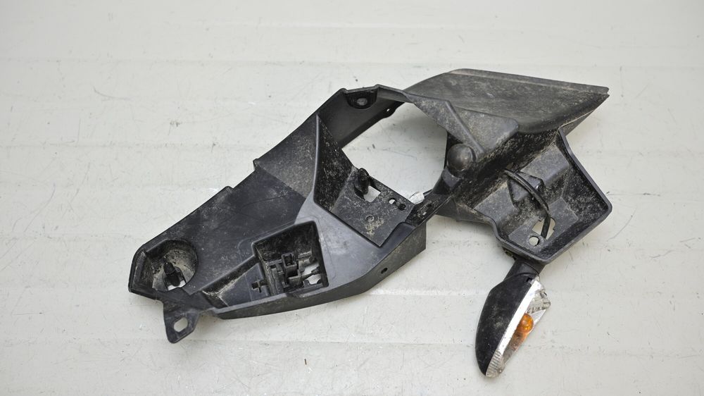 Deflector Carena Aer Stanga Cu Semnalizare Yamaha YZF-R125 2008 - 2012