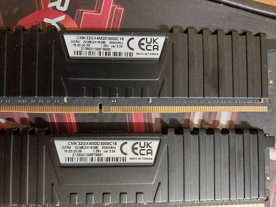 32GB DDR4 3000Mhz CL16 - Corsair Vengeance LPX