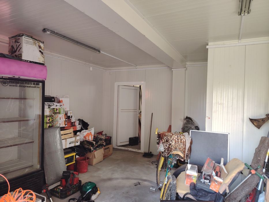 Vând modul  60 mp din 4 containere cu  panouri sandwich- baie, instalație electrică