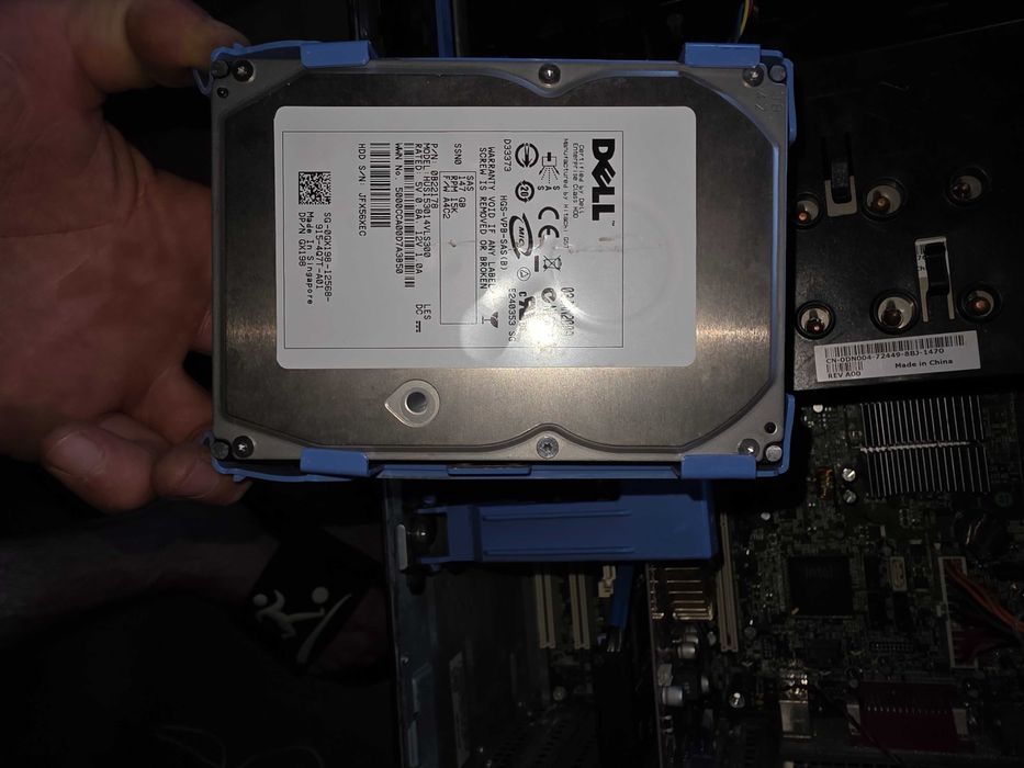 Dell Precision T3400, completă și funcțională