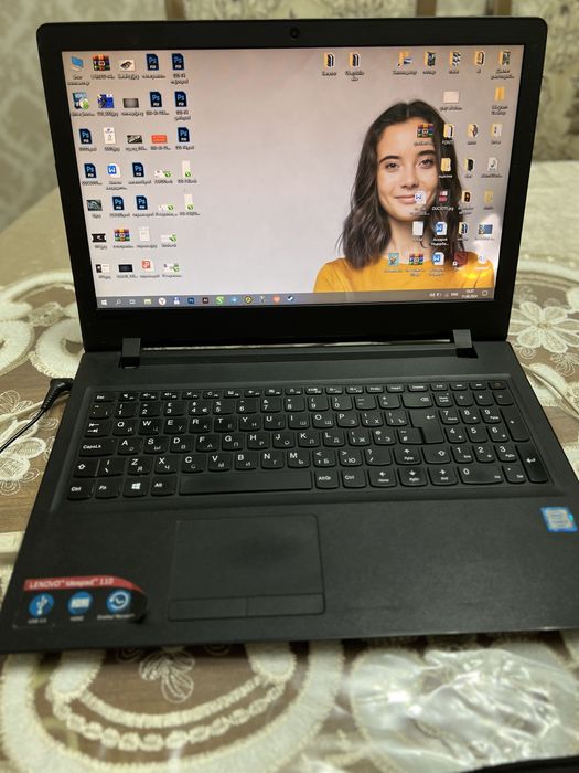 Ноутбук Lenova идеал холатта i3