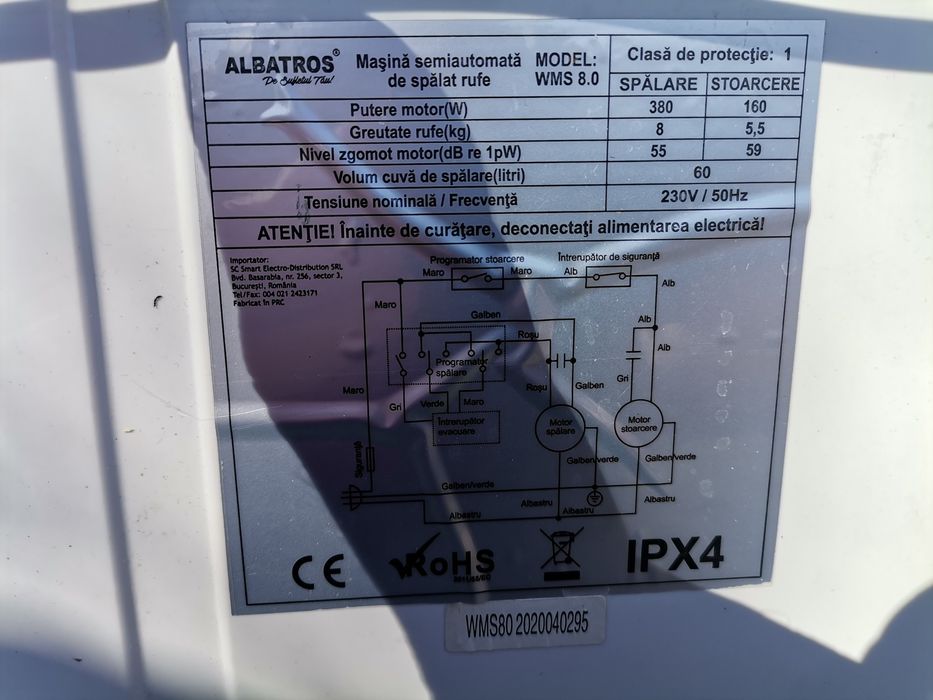 Mașina de spălat rufe semi-automata ALBATROS  cu storcator perfect fun
