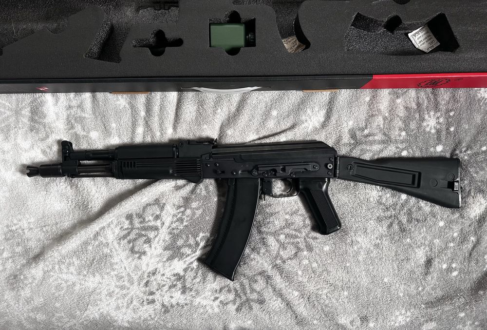 Airsoft реплика +ГАРАНЦИЯ+ батерия,зарядно и топчета