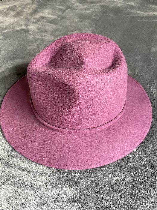 Pălărie de lână nouă