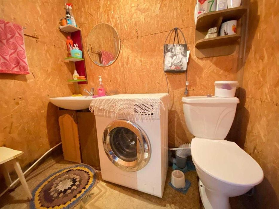 Продам 1/2 часть дома Военный городок 3 комнаты!