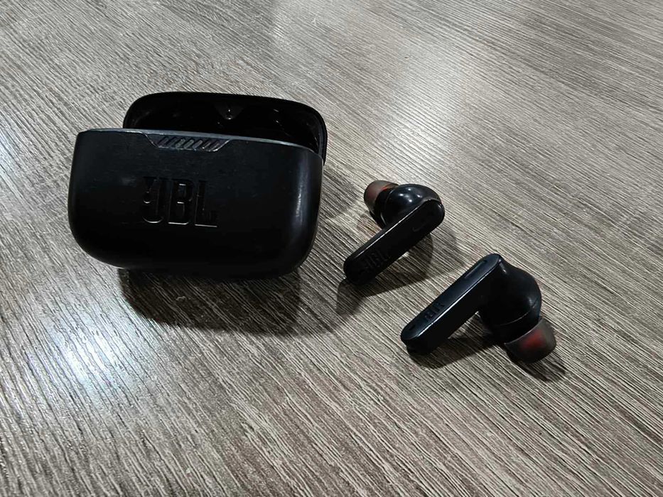 Слушалки in-ear JBL Tune 235NC