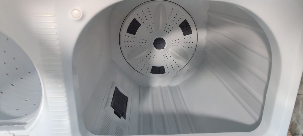 Poluavtomat kir mashina sotiladi