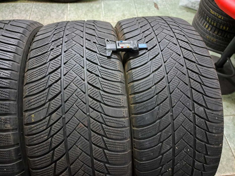 4 anvelope 235/50 R19 Bridgestone