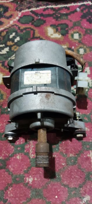 Електромотори за пералня и перални Whirlpool за части.