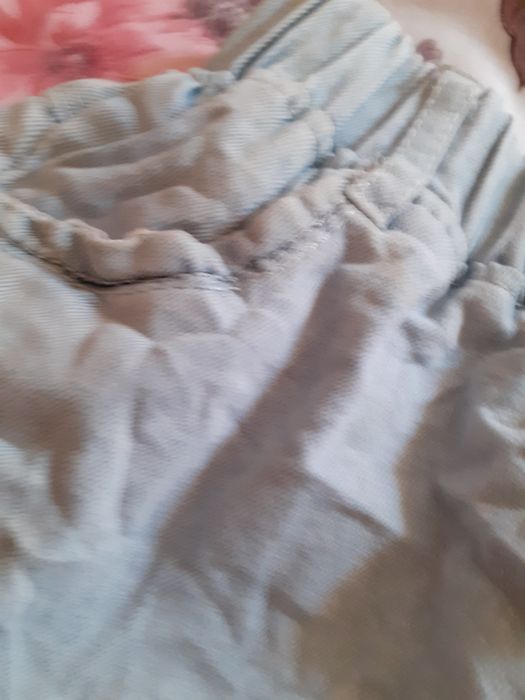 vând pantaloni scurți fete blugi