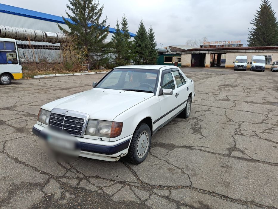 Mercedes - Benz E260, 1988 г.