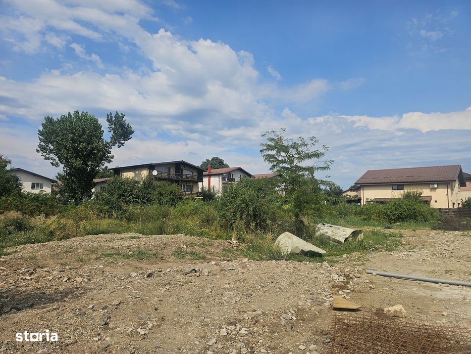 Teren 2.000 mp pe colț, 2 fronturi 50m și 40m, utilități complete
