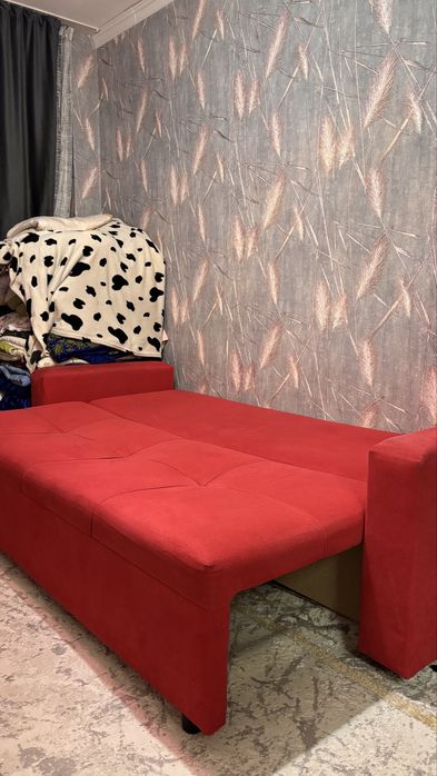 Қызыл раскладной диван