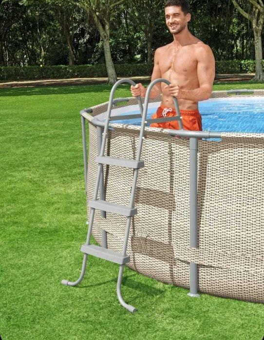 Лестница для каркасного бассейна