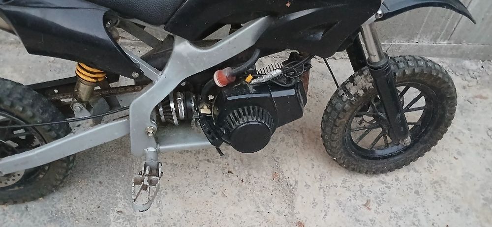 Vând motocros foarte bun