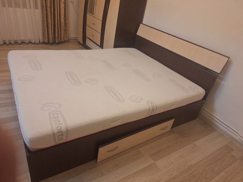 Vând pat cu saltea inclusa