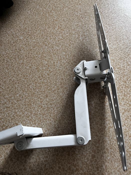 Кронштейн для телевизора белый